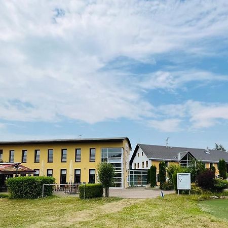 Jested Golf Restaurace A Penzion Svetla pod Jestedem Kültér fotó